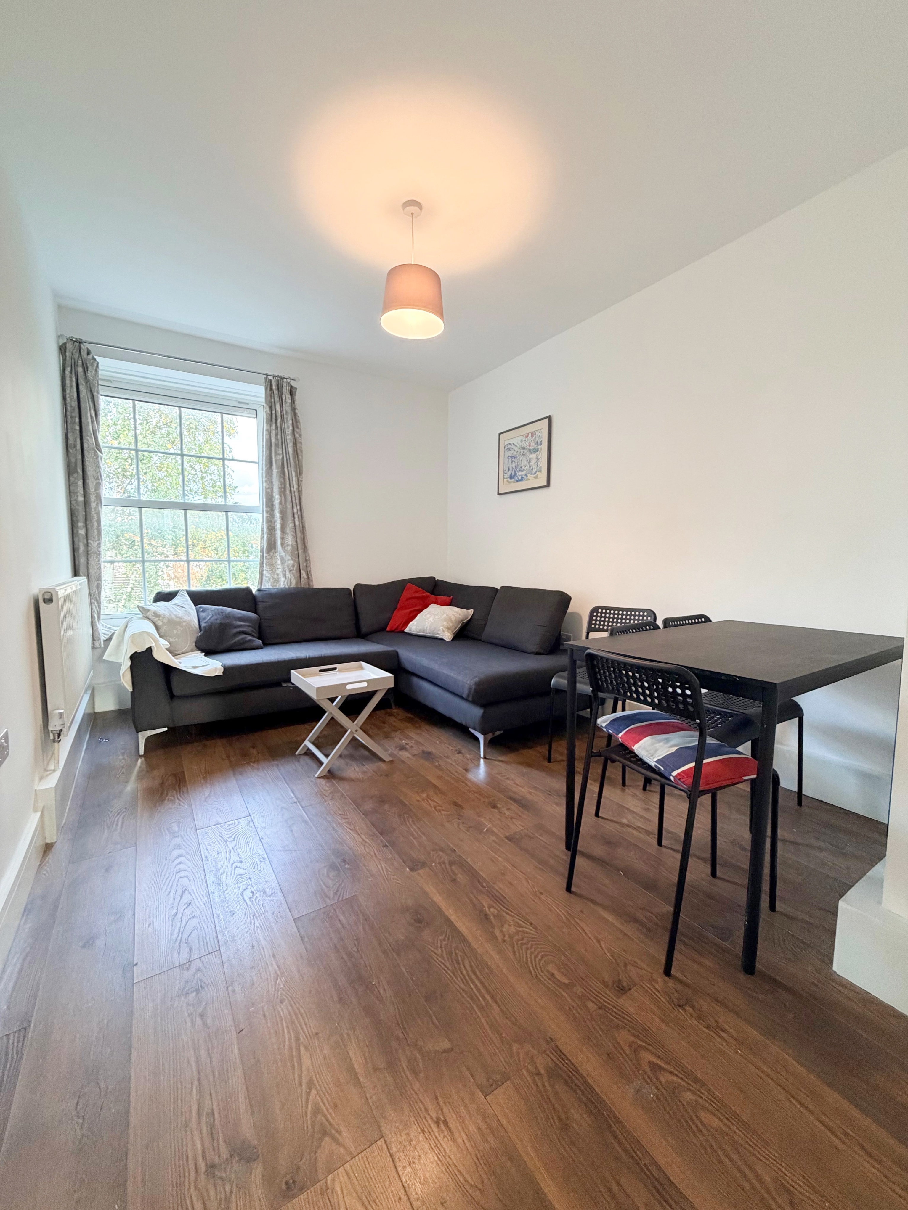 Spacious Rooms in Battersea / Stockwell with Living Room